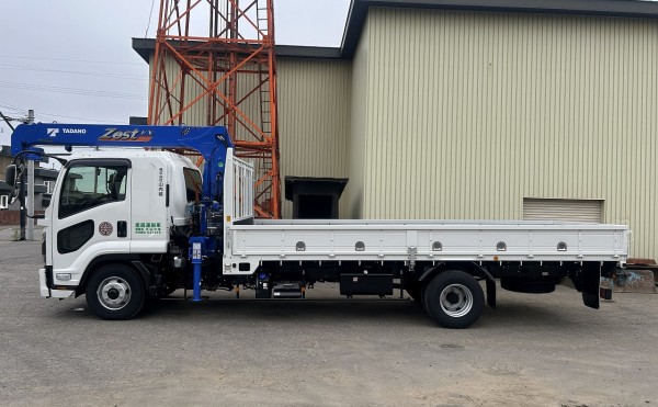 いすゞ４ｔ搭載型トラッククレーンを納車しました。